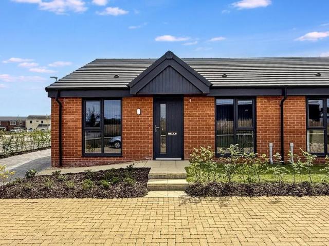 Bungalow for sale in East Chevington, Broomhill