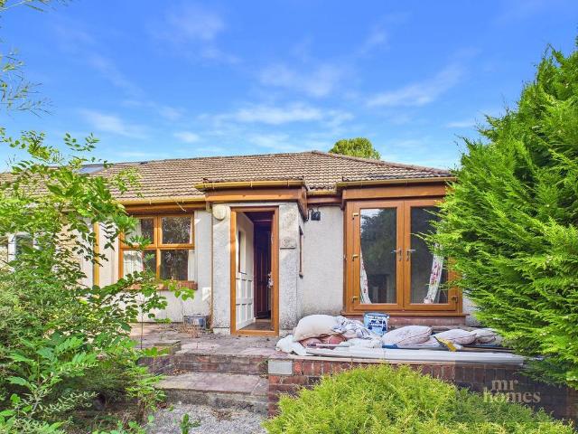 Bungalow for sale in Crumlin, Wales