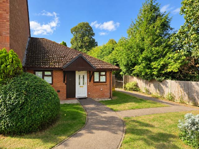Bungalow for sale in Five Acres, Hertfordshire
