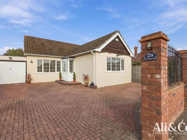 Bungalow for sale in Little Thurrock, Grays