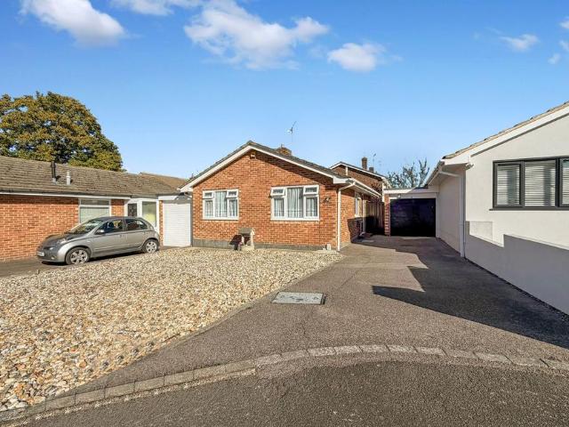 Bungalow for sale in Rainham, Gillingham