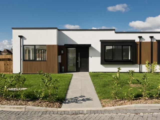 Bungalow for sale in Wexham, Iver