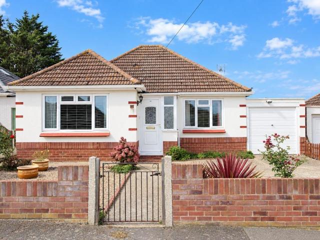 Bungalow for sale in Holland-on-Sea, Dale Hill