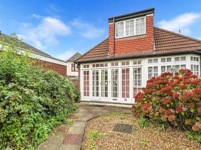Bungalow for sale in London Borough of Redbridge, Greater London