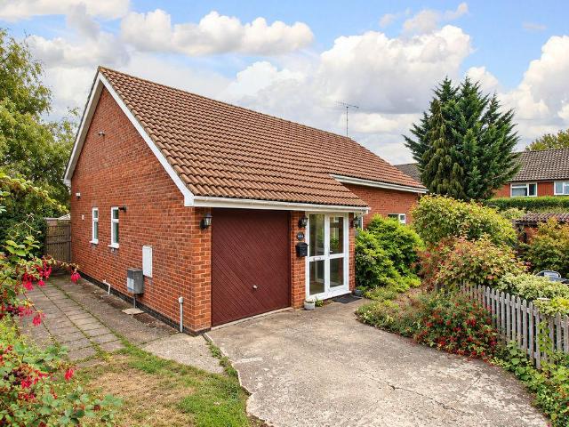 Bungalow for sale in Cheddington