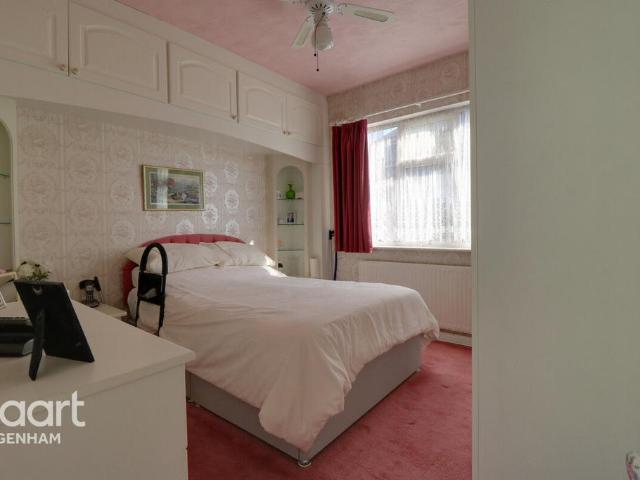 Bungalow for sale in Dagenham, Dagenham