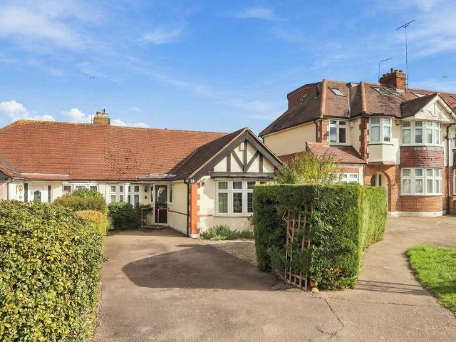 Bungalow for sale in Potters Bar, Hertsmere