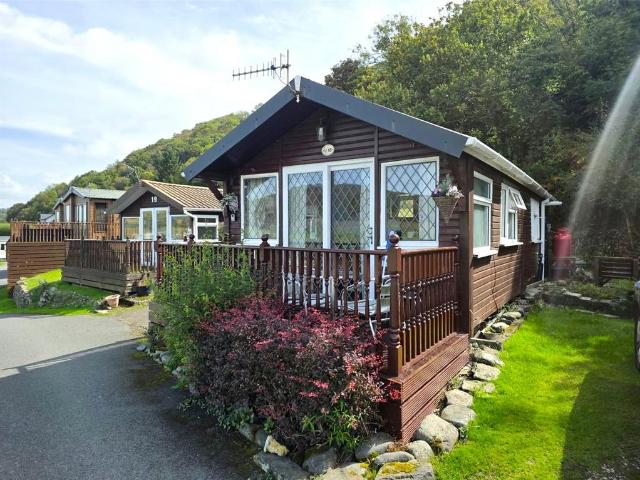 Bungalow for sale in Clarach, Wales