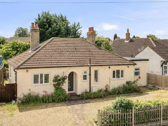 Bungalow for sale in Stotfold, Bedfordshire