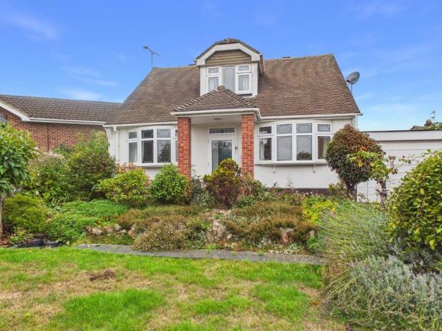 Bungalow for sale in Wilmington, Dartford