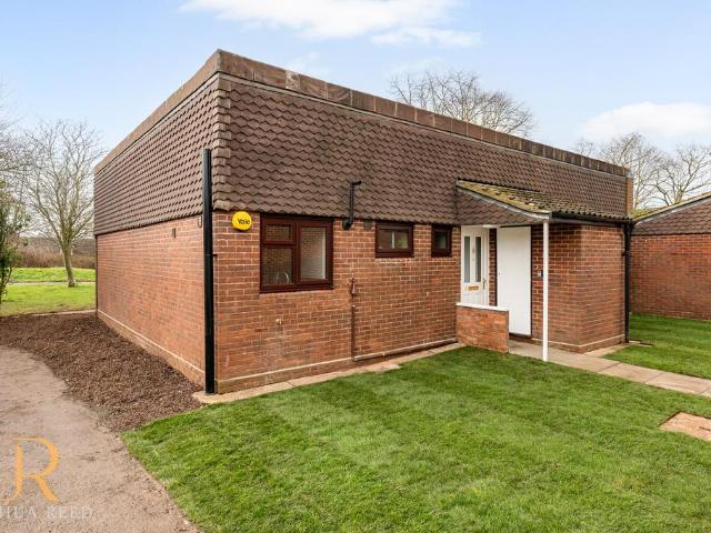 Bungalow for sale in Hertford, Colliers End