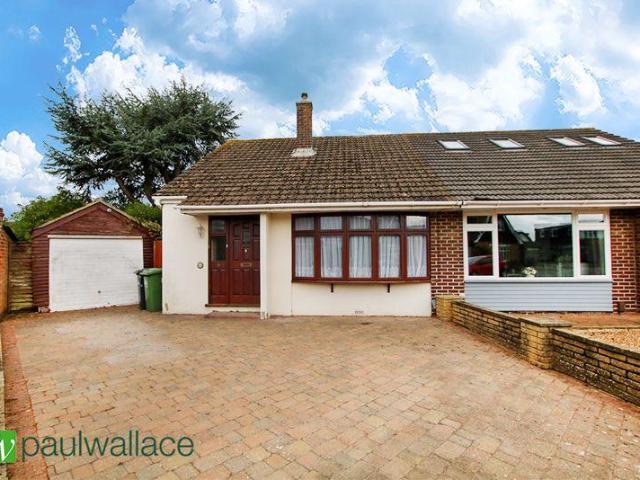 Bungalow for sale in Goffs Oak, Broxbourne