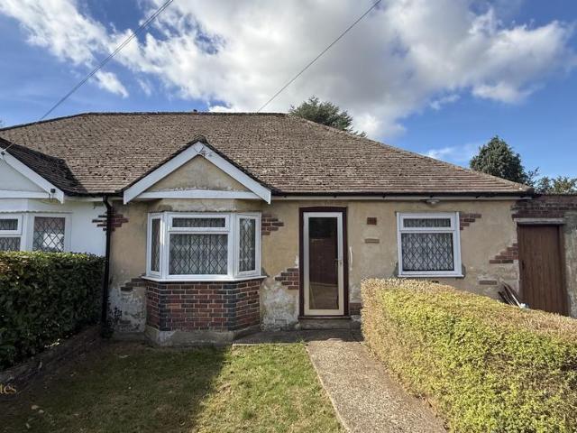Bungalow for sale in Chaldon, Tandridge