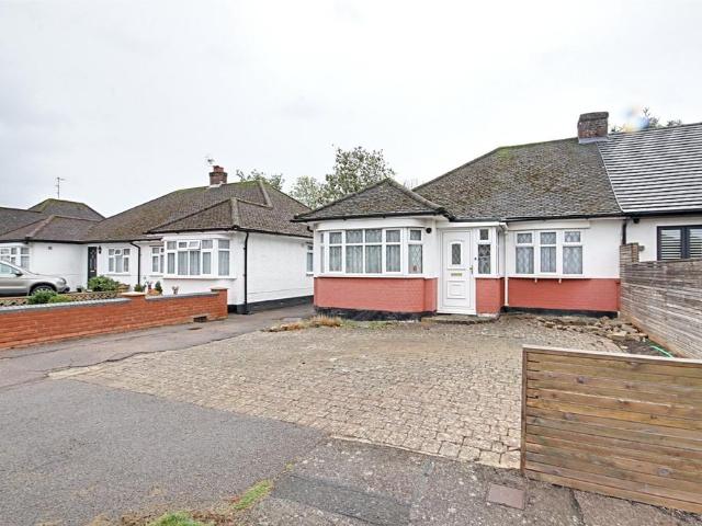 Bungalow for sale in Potters Bar, Hertfordshire