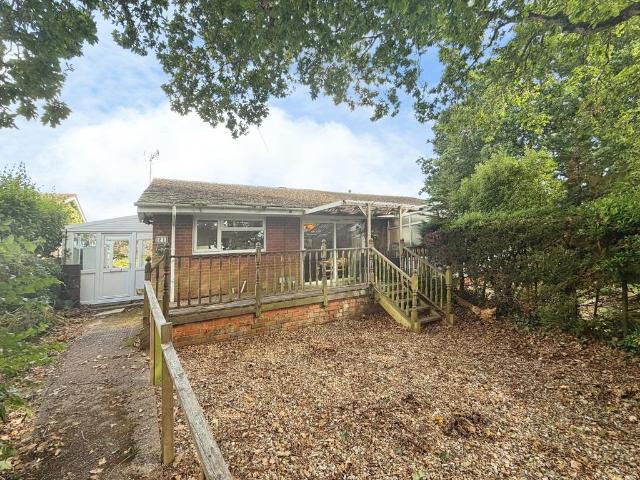 Bungalow for sale in Littleham, Budlake