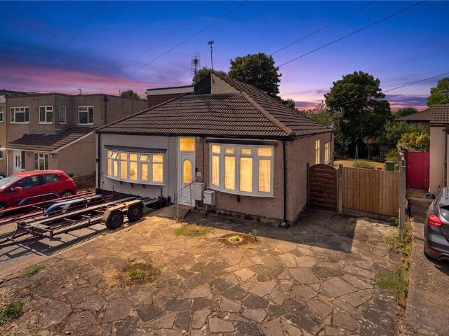 Bungalow for sale in Hornchurch, Greater London