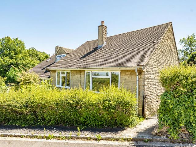 Bungalow for sale in Fifield, Black Bourton