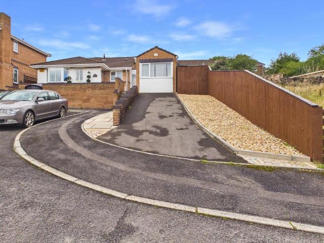 Bungalow for sale in Pentre, Ton Pentre