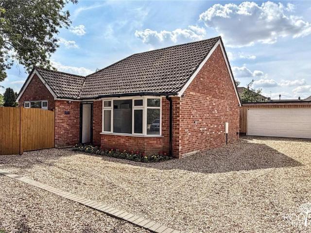 Bungalow for sale in Enborne, West Berkshire