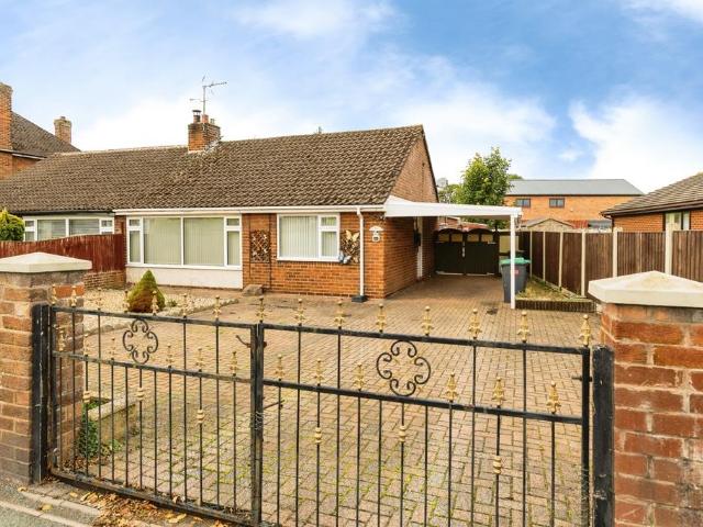 Bungalow for sale in Maesydre, Wrexham