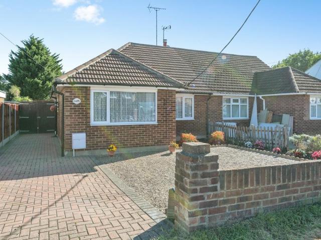 Bungalow for sale in Bowers Gifford, Basildon