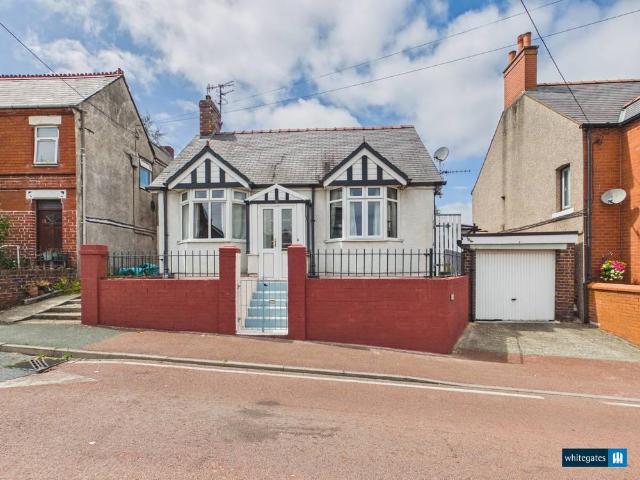 Bungalow for sale in Penycae, Wales