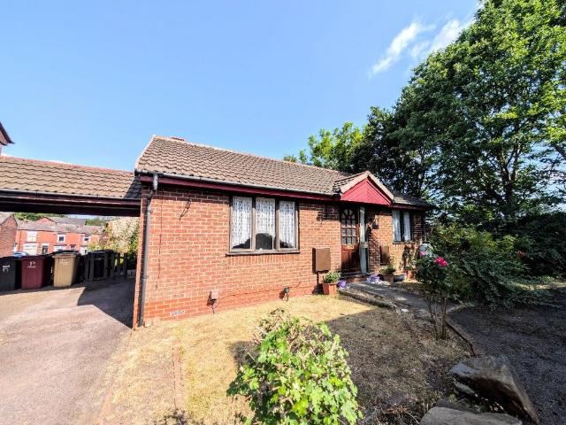 Bungalow for sale in Moses Gate, Lee Bank