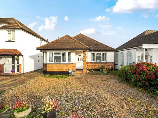 Bungalow for sale in Broom Hill, Greater London