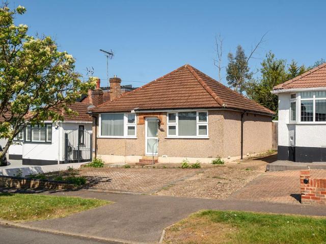 Bungalow for sale in Watford Rural, Batchworth