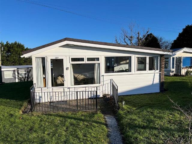Bungalow for sale in Strode, Devon