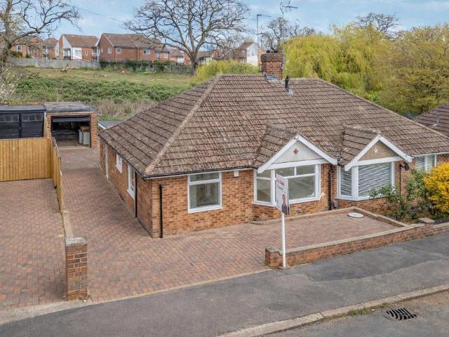Bungalow for sale in Northampton, Northamptonshire