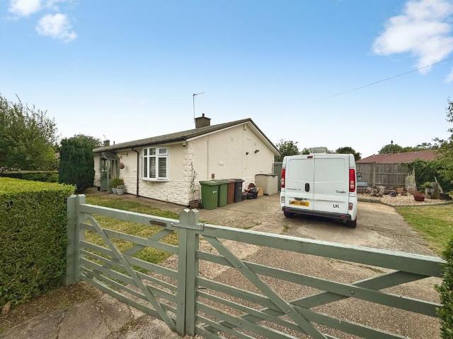 Bungalow for sale in Ermine West, Brayford