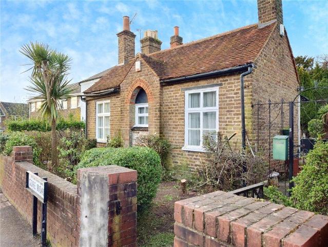 Bungalow for sale in Slough, Burnham
