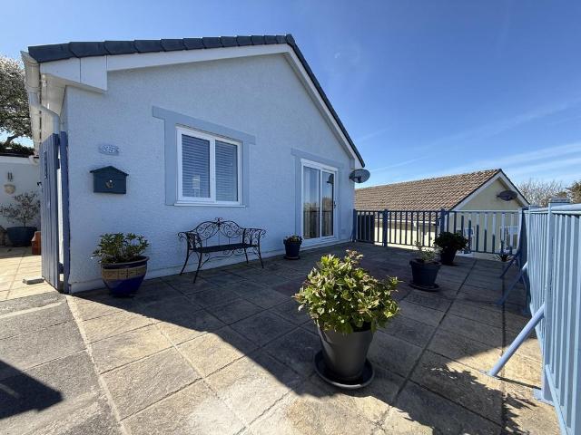 Bungalow for sale in Pentlepoir, Wales