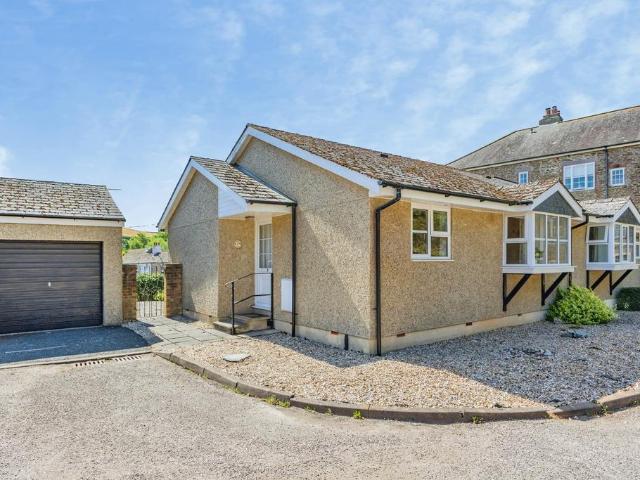 Bungalow for sale in Strode, Devon