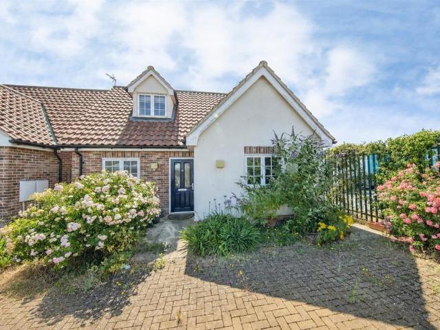 Bungalow for sale in Bedingfield, Suffolk