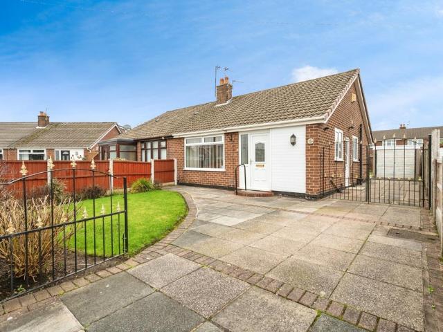 Bungalow for sale in Greystone Heath, Warrington