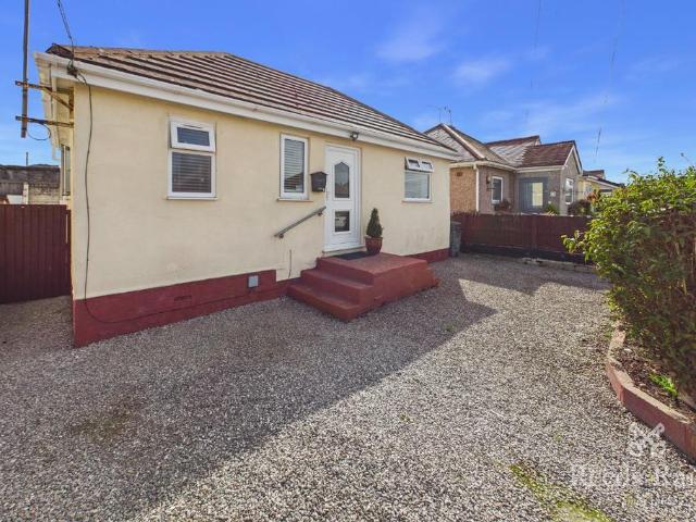 Bungalow for sale in Kinmel Bay, Wales