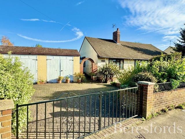 Bungalow for sale in Fordham Heath, Essex