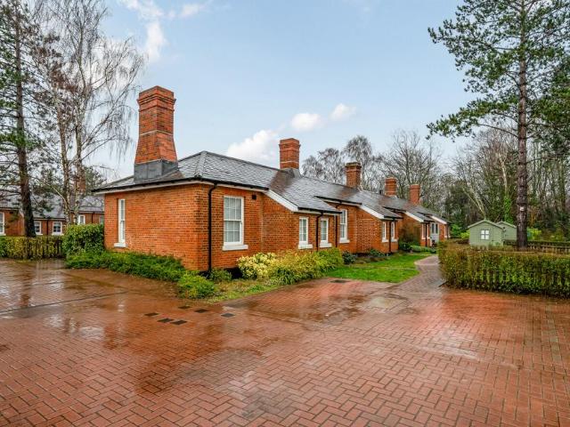Bungalow for sale in Butlocks Heath, Helford