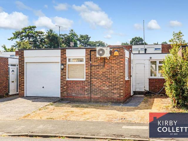 Bungalow for sale in Broxbourne, Hertfordshire