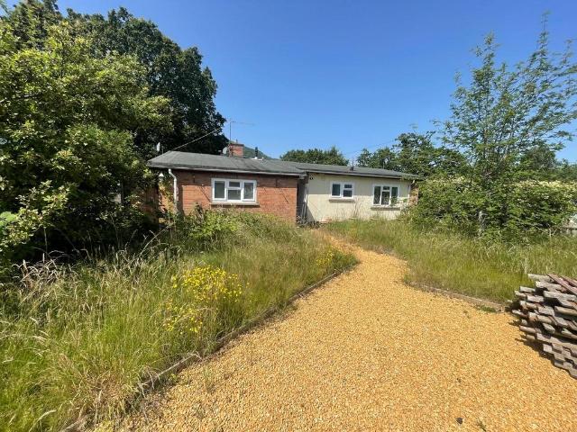 Bungalow for sale in Forthampton, Worcestershire