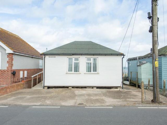 Bungalow for sale in The Bridge, Kent
