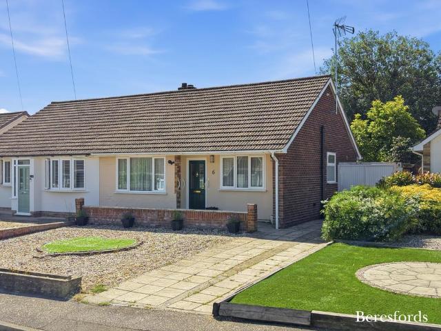Bungalow for sale in Hutton, Navestock Side