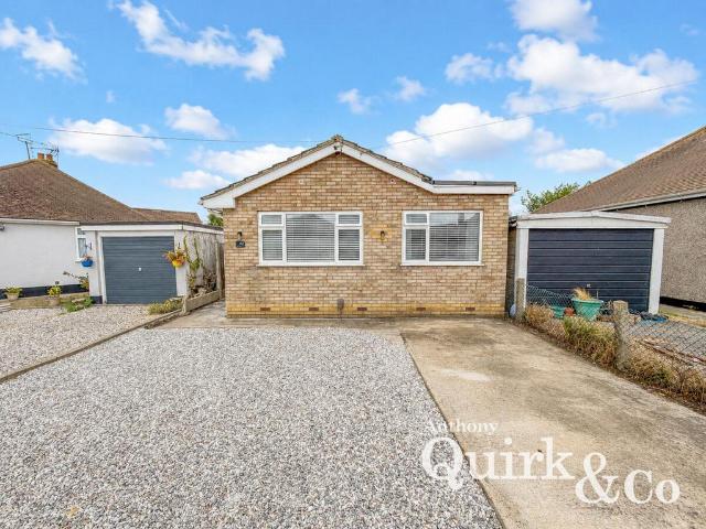 Bungalow for sale in Canvey Island