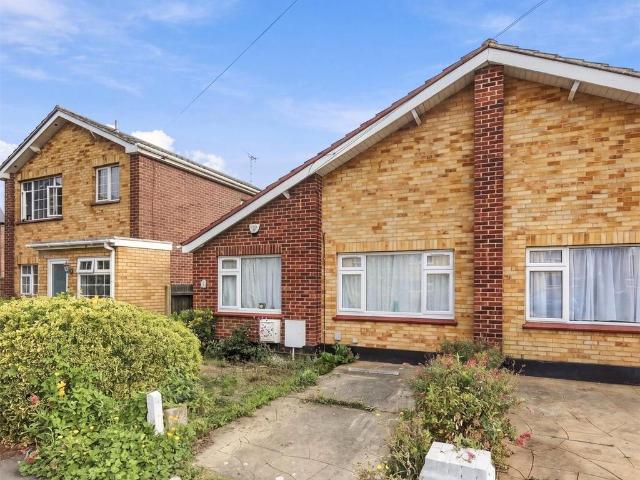 Bungalow for sale in Great Wakering, Rochford