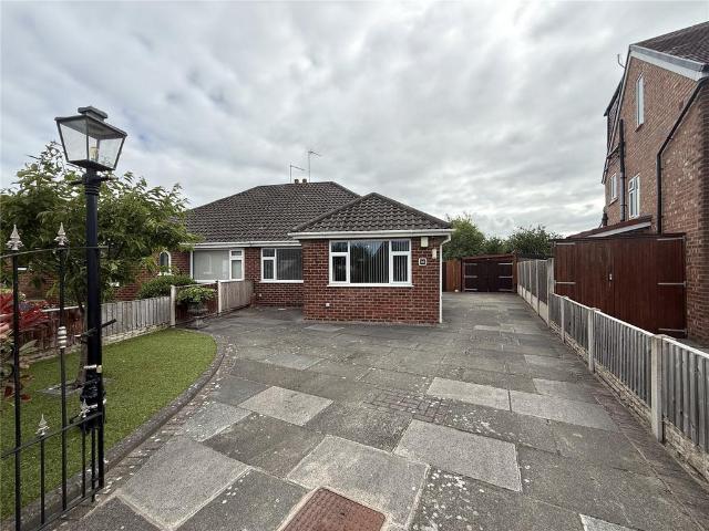 Bungalow for sale in Crossens, Sefton