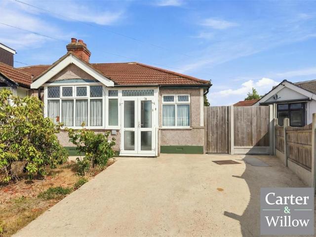 Bungalow for sale in Dagenham, Greater London
