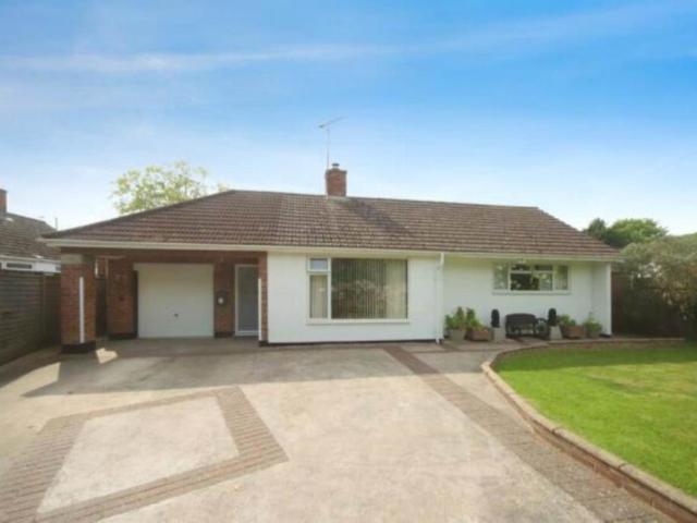 Bungalow for sale in Ruishton