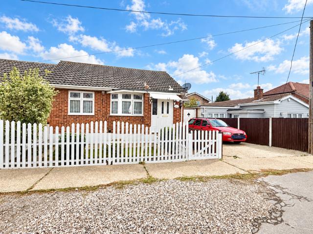 Bungalow for sale in Winter Gardens, Castle Point